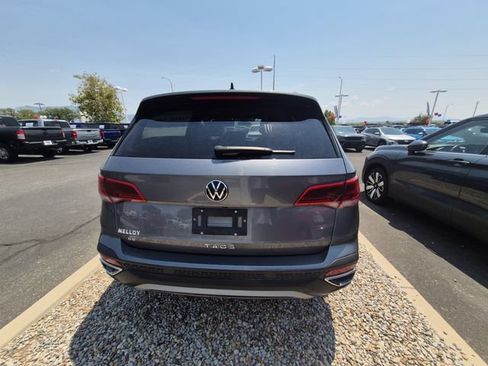 Used 2024 Volkswagen Taos SE FWD image 9