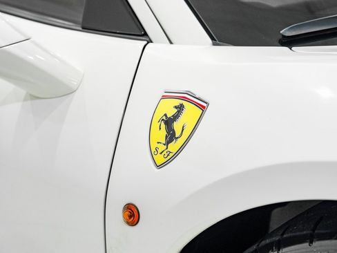 Used 2019 Ferrari 488 GTB image 44