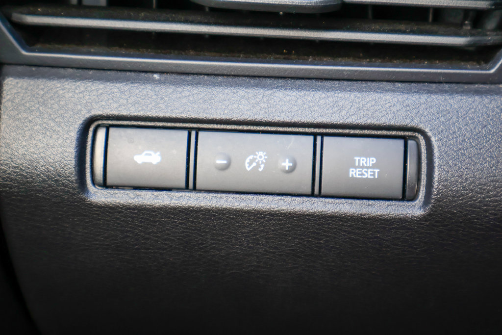Used 2024 Nissan Altima 2.5 SV FWD image 17