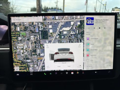 Used 2022 Tesla Model X image 27