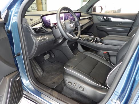 Used 2025 Buick Enclave Preferred image 11