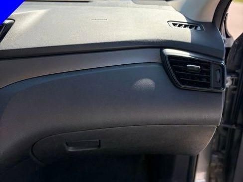 Used 2019 Nissan Rogue Sport S image 26