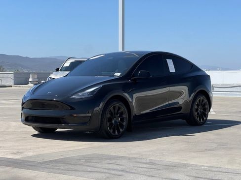 Used 2023 Tesla Model Y Long Range AWD/4WD image 5
