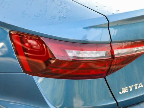 Used 2020 Volkswagen Jetta S w/ Driver Assistance Package image 10