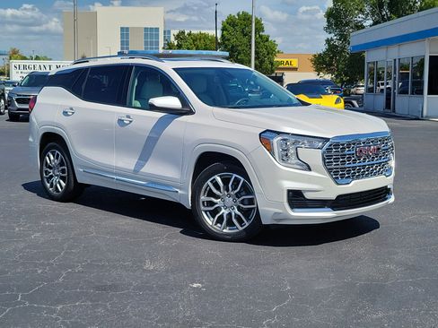 Used 2023 GMC Terrain Denali w/ Denali Premium Package AWD/4WD image 32
