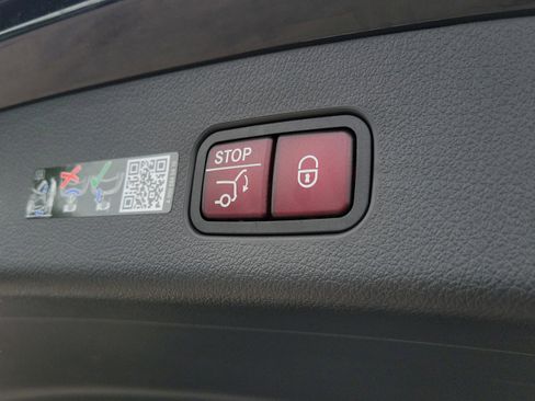 Certified 2026 Mercedes-Benz GLC 300 image 6