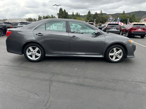 Used 2013 Toyota Camry SE FWD image 4