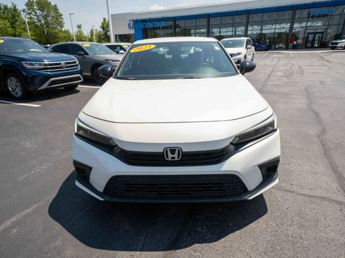 Used 2023 Honda Civic Sport image 2