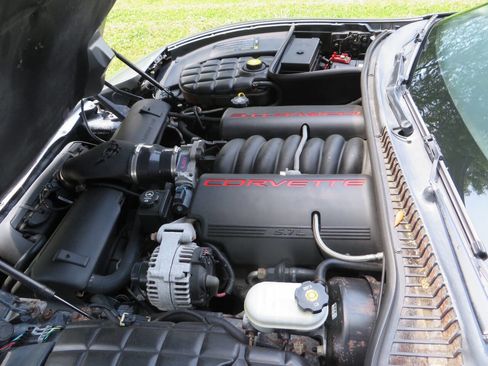 Used 2004 Chevrolet Corvette Convertible w/ Preferred Equipment Group image 22