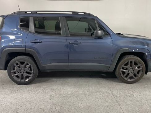 Used 2021 Jeep Renegade Latitude image 2