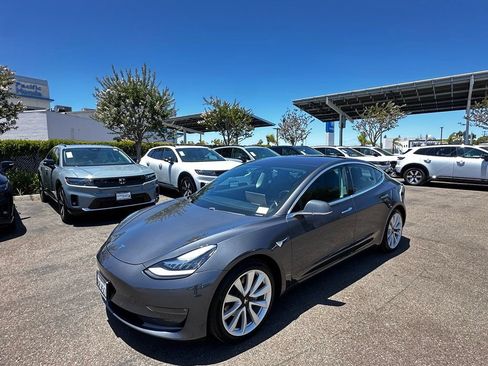 Used 2018 Tesla Model 3 Long Range AWD/4WD image 2