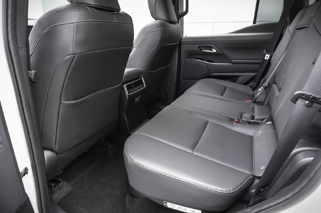 Used 2024 Lexus GX 550 w/ Cold Area Package AWD/4WD image 21