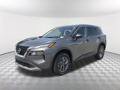 Used 2023 Nissan Rogue S AWD/4WD image 3
