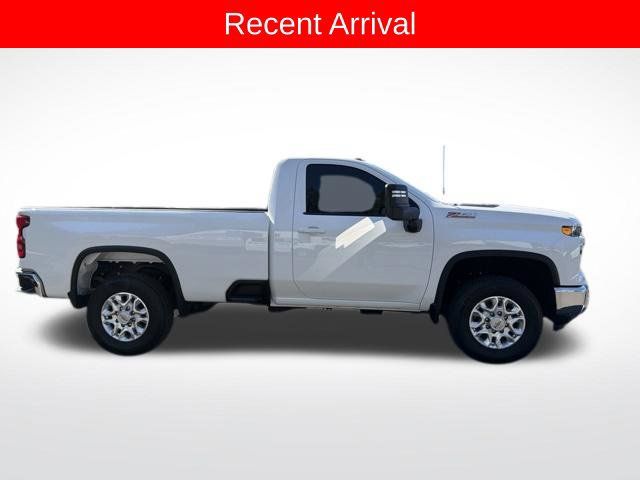 Used 2025 Chevrolet Silverado 3500 LT AWD/4WD image 4