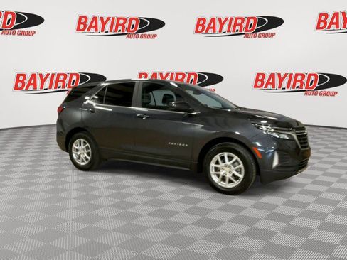 Used 2022 Chevrolet Equinox LT image 2