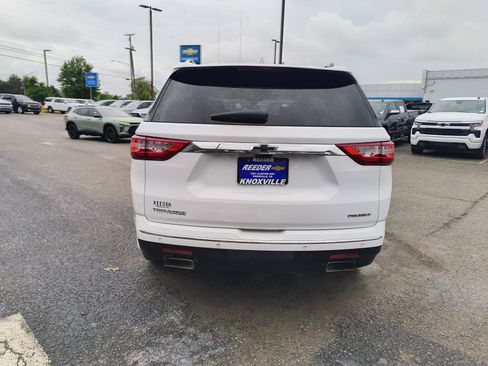 Used 2021 Chevrolet Traverse Premier FWD image 4