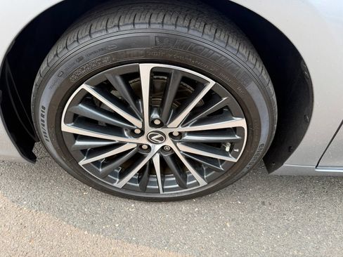 Used 2022 Lexus ES 350 w/ Premium Package FWD image 10