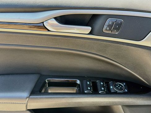 Used 2015 Ford Fusion SE w/ Equipment Group 202A FWD image 19