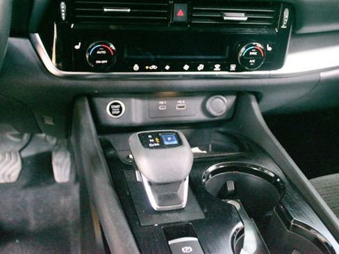 Used 2021 Nissan Rogue SV FWD image 19