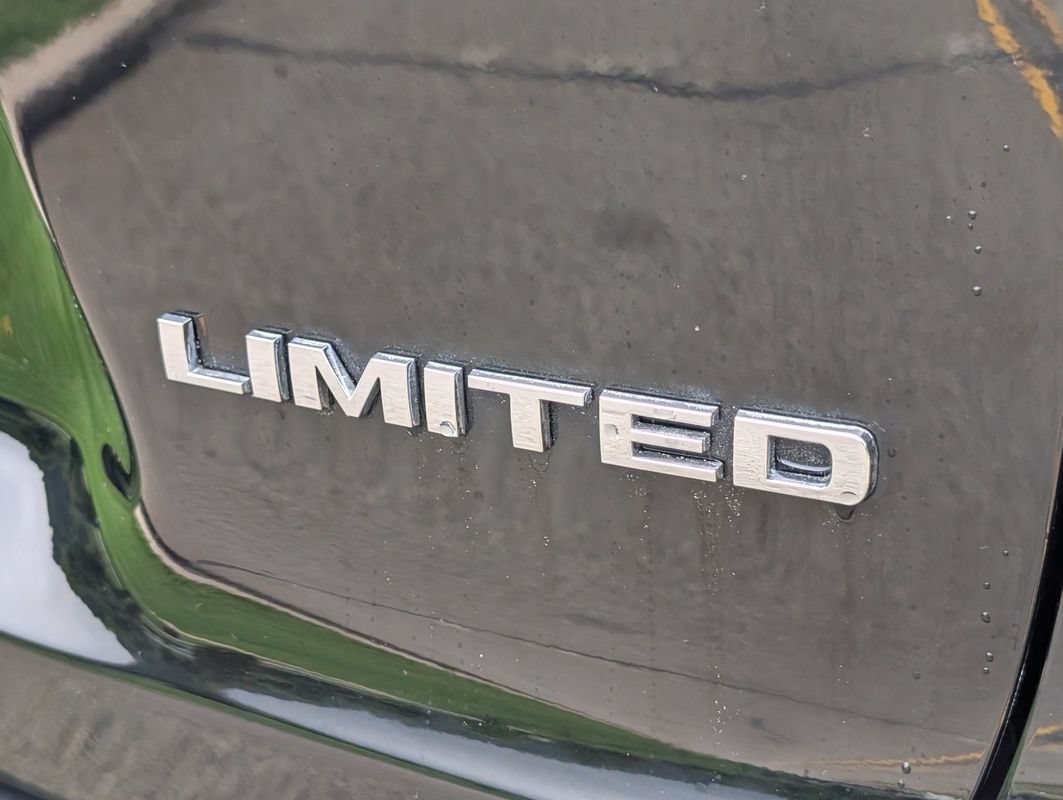 Used 2019 Jeep Cherokee Limited AWD/4WD image 23
