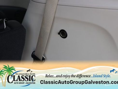 Used 2019 Chrysler Pacifica Touring-L Plus FWD image 12