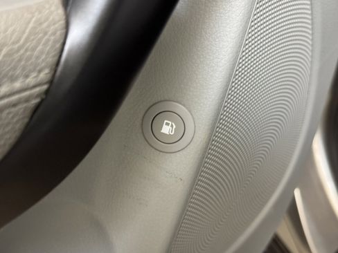 Used 2011 Kia Sorento LX image 10