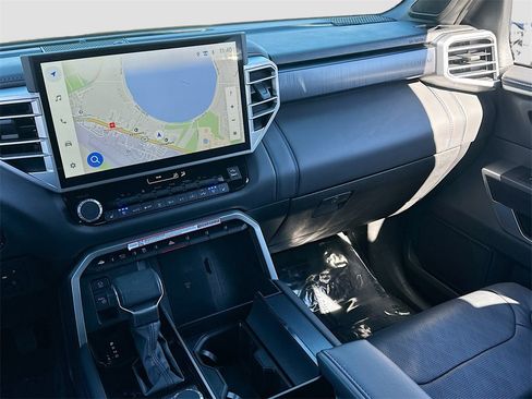 Used 2025 Toyota Sequoia Platinum image 24