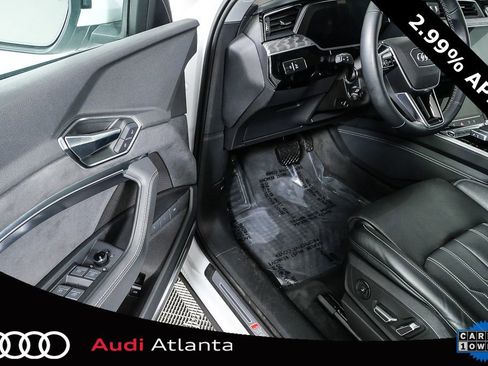 Used 2022 Audi e-tron Prestige w/ Prestige Package image 8