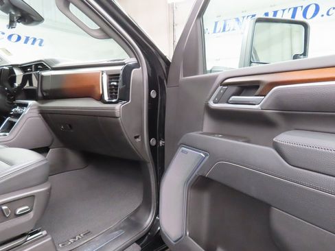 Used 2025 GMC Sierra 2500 Denali w/ Technology Package image 30