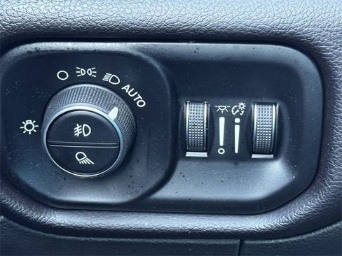 Certified 2024 RAM 3500 Laramie image 31