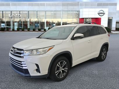 Used 2018 Toyota Highlander LE