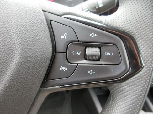 Certified 2025 Chevrolet Trax LS w/ LS Convenience Package FWD image 24