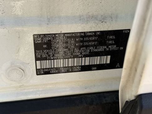Used 2025 Toyota RAV4 XLE FWD image 34