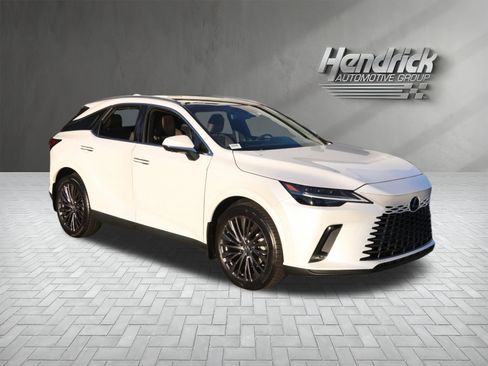 Used 2023 Lexus RX 350 w/ Luxury Package image 2