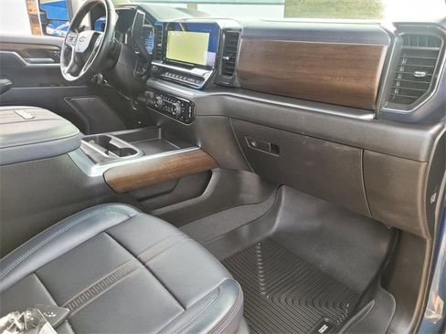 Used 2025 Chevrolet Silverado 3500 High Country w/ High Country Premium Package image 8