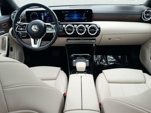 Used 2023 Mercedes-Benz CLA 250 4MATIC w/ Premium Package image 10