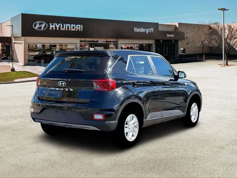 New 2026 Hyundai Venue SE image 7