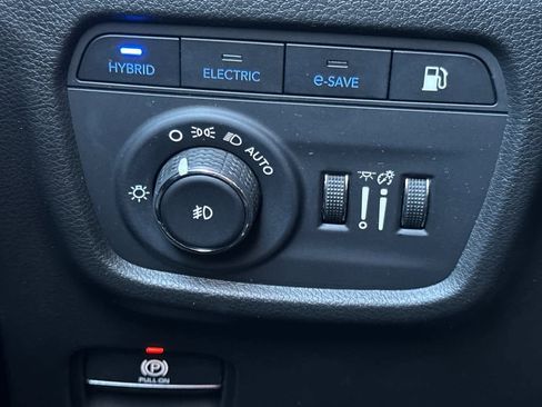 Used 2022 Jeep Grand Cherokee Overland w/ Advanced Protech Group III image 32