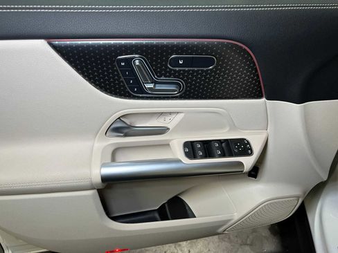 Certified 2025 Mercedes-Benz GLA 250 4MATIC image 21