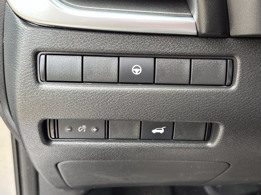 Certified 2023 Nissan Rogue SV w/ SV Premium B Package AWD/4WD image 18