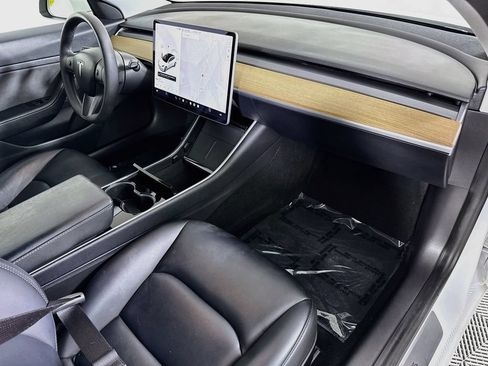 Used 2020 Tesla Model 3 Standard Range RWD image 30