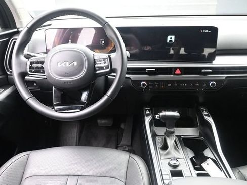 Used 2025 Kia Sorento S w/ Panoramic Sunroof Package FWD image 9