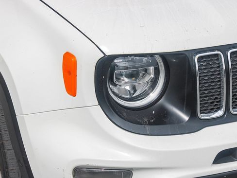 Used 2021 Jeep Renegade Latitude w/ Luxury Group I AWD/4WD image 2