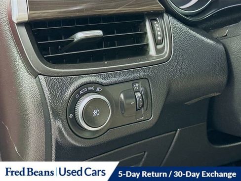 Used 2019 Buick Envision Essence image 12