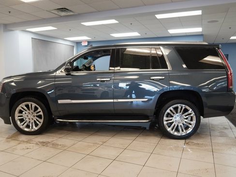 Used 2019 Cadillac Escalade Luxury w/ LPO, Radiant Package image 2