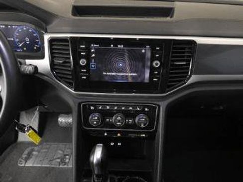 Used 2021 Volkswagen Atlas Cross Sport SEL image 17
