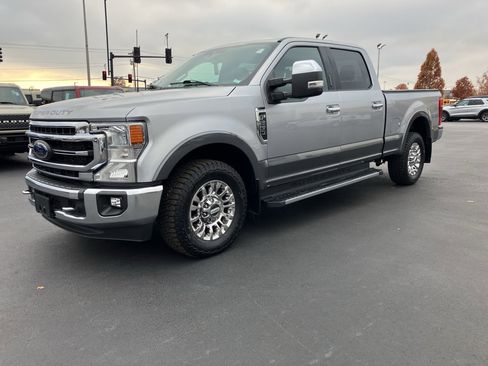 Used 2022 Ford F250 Lariat w/ Chrome Package image 3