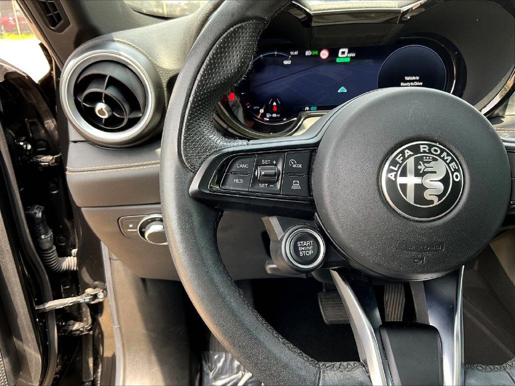 Used 2024 Alfa Romeo Tonale Ti AWD/4WD image 11