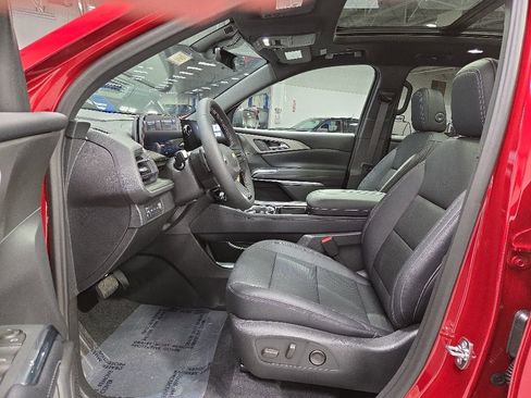 New 2026 Chevrolet Traverse LT w/ Sun and Wheel Package AWD/4WD image 9