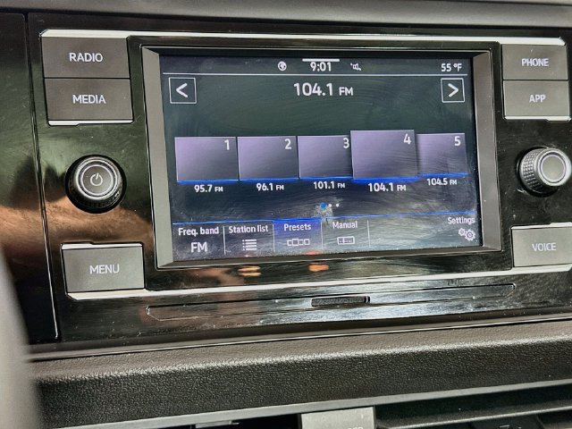 Certified 2023 Volkswagen Jetta SE w/ Panoramic Sunroof Package FWD image 15